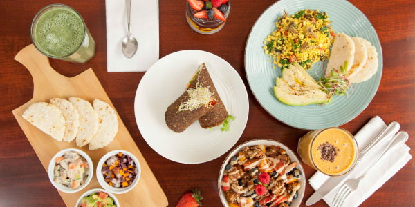 Imagen plato de comida saludable, Raw Café